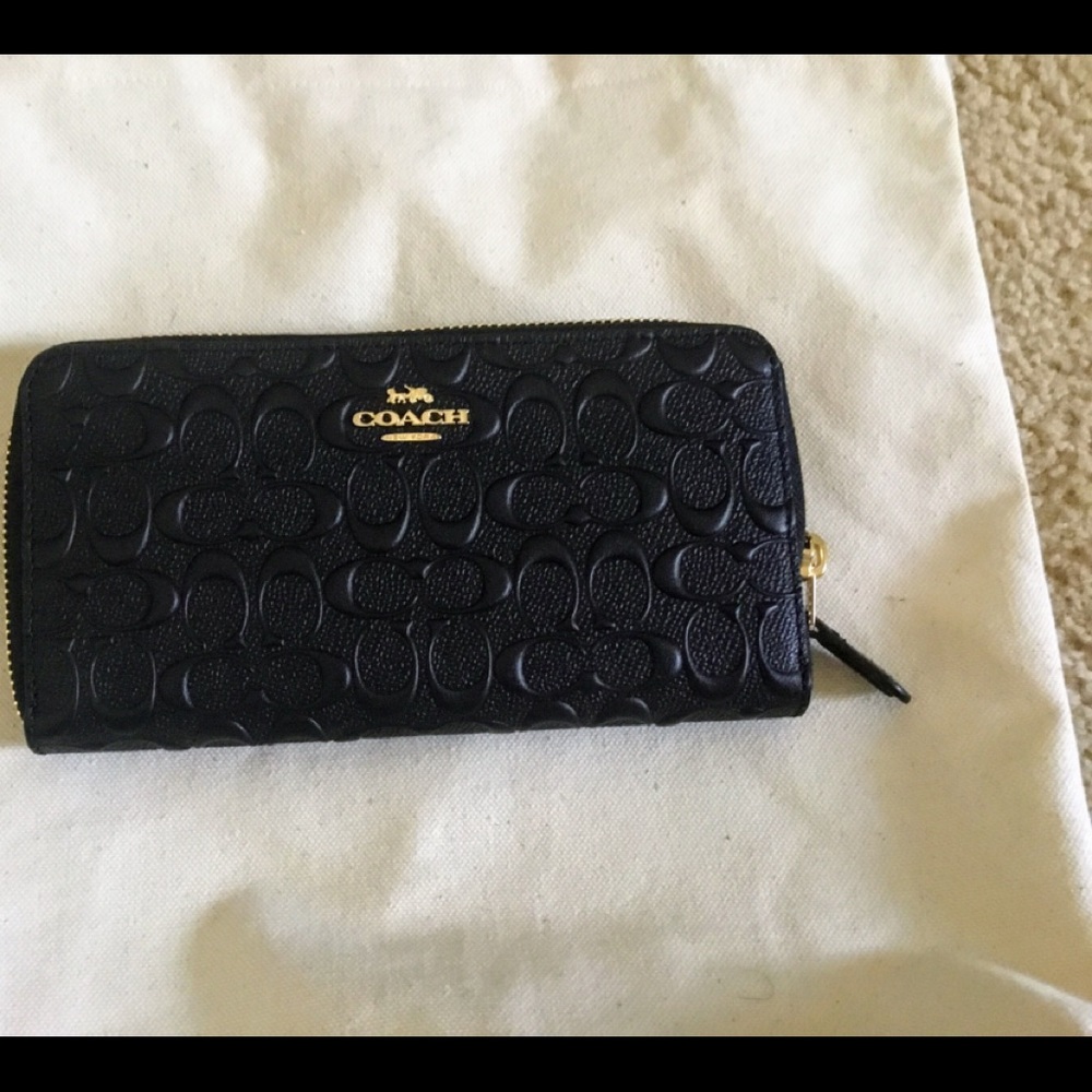 COACH Zip Wallet - Picture 3 of 6